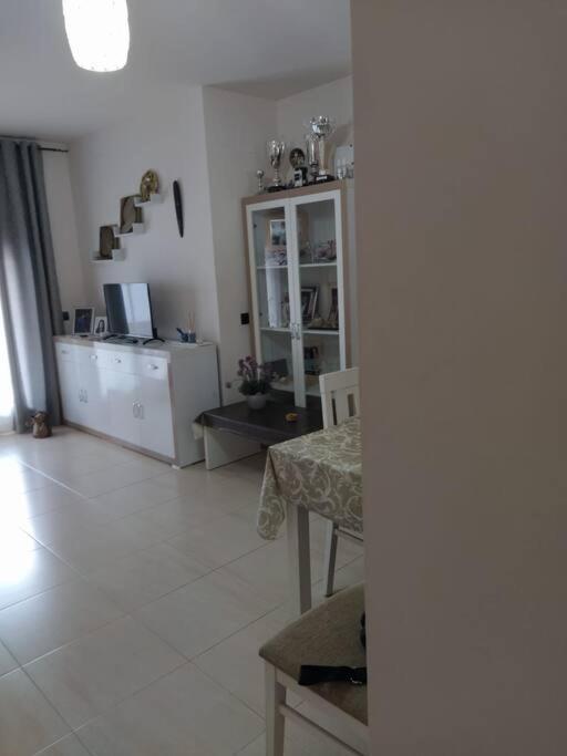 Appartement Bajo Puerta De Alcazaba à Retamar  Extérieur photo